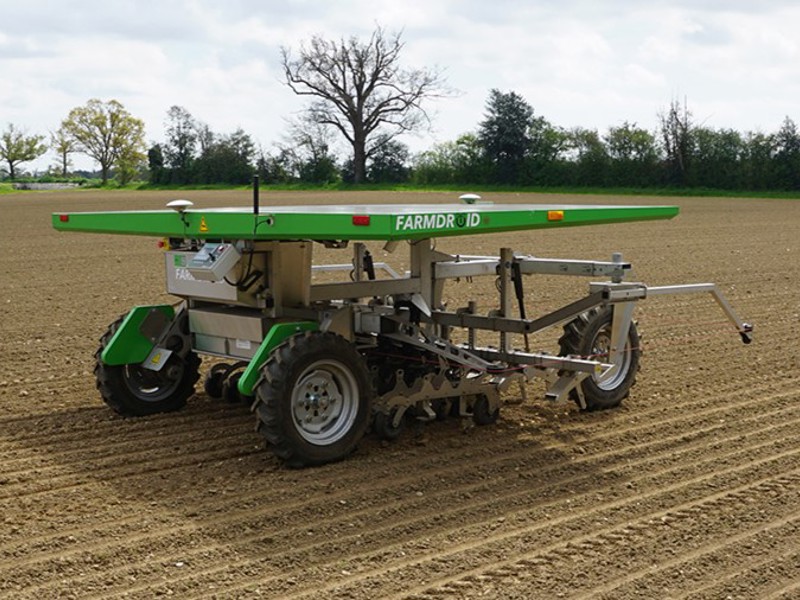 Four-wheel FarmDroid – Extra versatility for energy-independent seed-and-weed robot